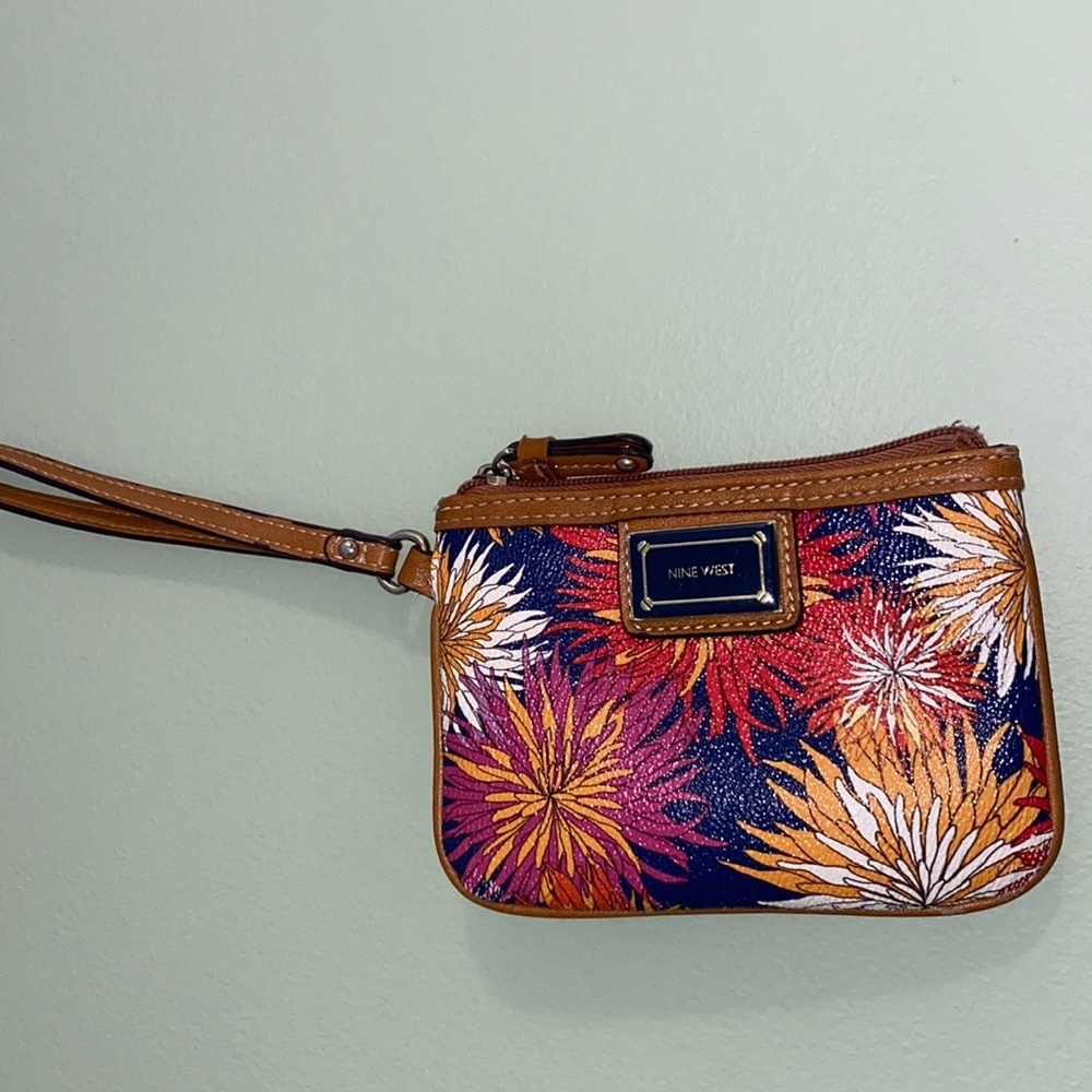 5/$25 Nine West floral faux leather wristlet